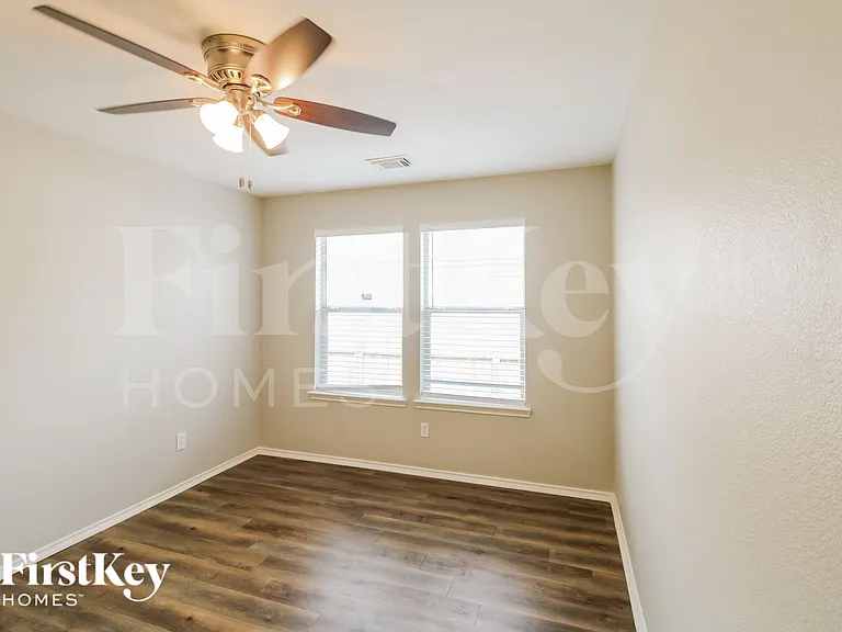 3519 Apache Meadows Dr — Photo 10