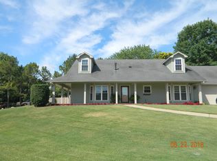 1909 E Spring Brook Ct, Fayetteville, AR 72703