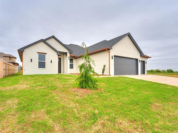 2nd image of 14301 Village Trl
