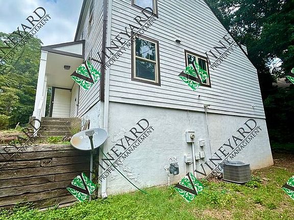 3rd image of 1014 Falling Water Dr SE