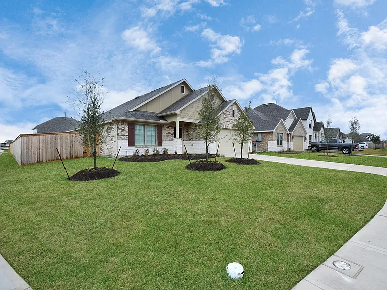 2734 San Bernard Dr — Photo 5
