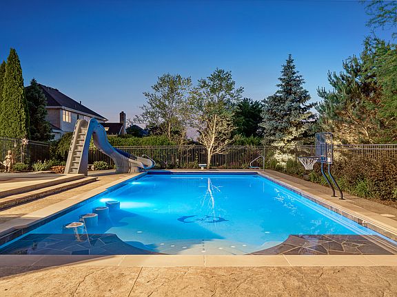 3rd image of 10432 Sutton Dale Ln