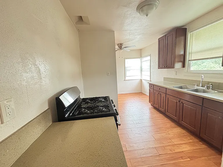 1137-1141 S Garfield Ave #11391/2 — Photo 6