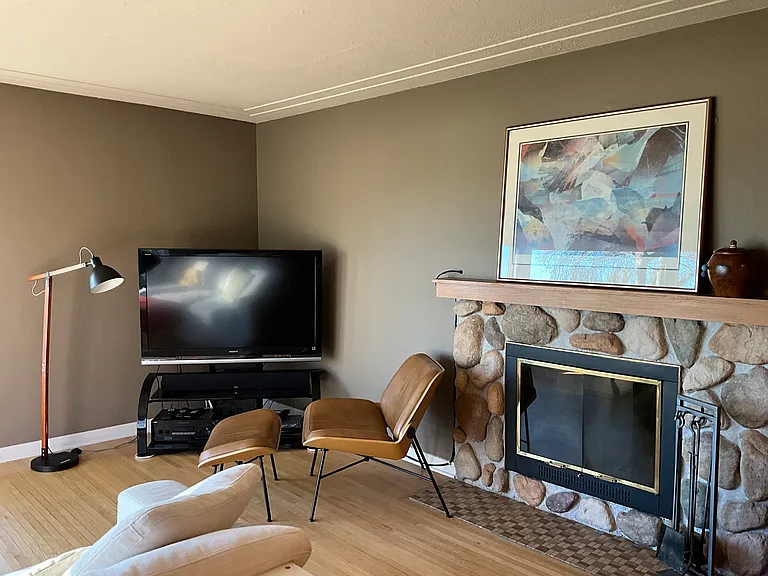 909 Northland Ave — Photo 5