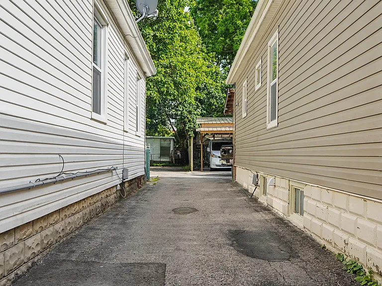 459 South St — Photo 33