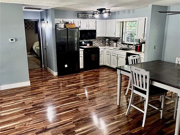 4th image of 1302 Butternut Dr