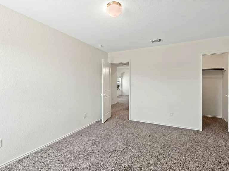 513 Circle Way — Photo 11