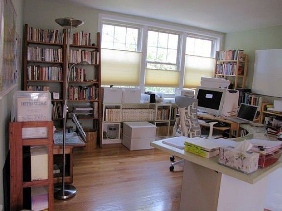 4th image of 2439 W Farragut Ave