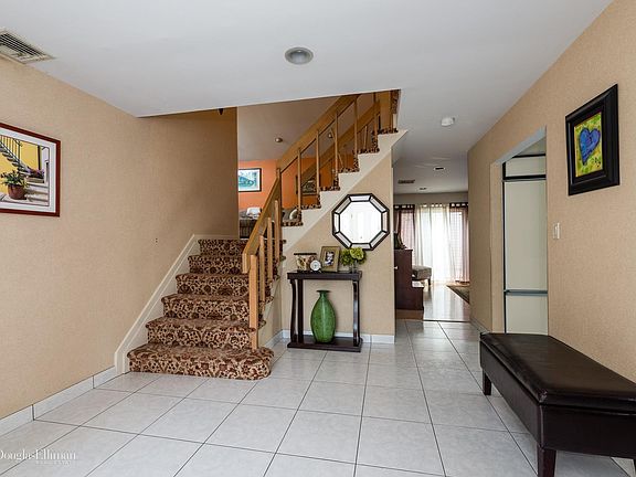 3rd image of 2060 Donna Dr