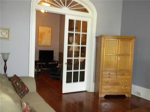 5th image of 4516 Laurel St