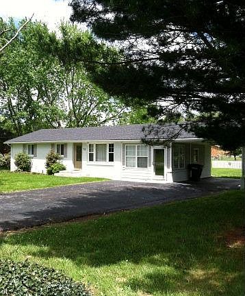 2nd image of 712 Early Ln