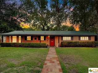 153 Hillcrest Dr, Luling, TX 78648