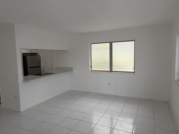 4th image of 8017 Byron Ave #6