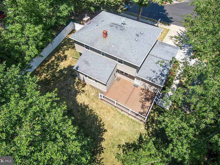 11 Whitemarsh Dr — Photo 2
