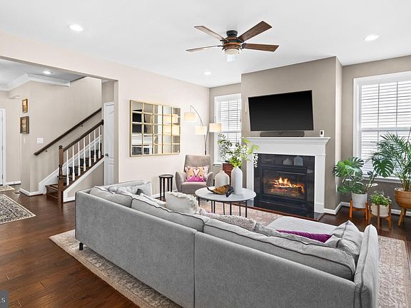 2nd image of 176 Verbena Dr