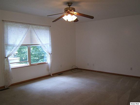 2nd image of 82 Greenfield Ct