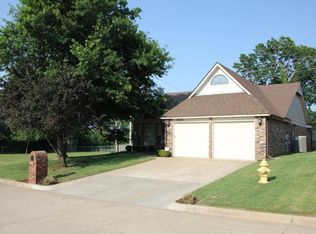 9243 S Hudson Ave, Tulsa, OK 74137