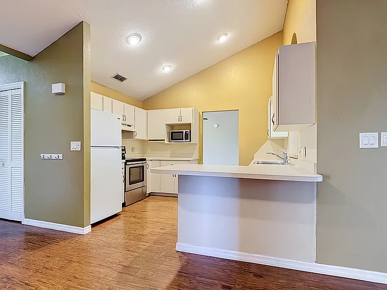 2108 Jonathan Ln — Photo 9