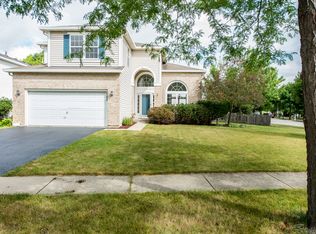 7560 Melon Ct, Gurnee, IL 60031