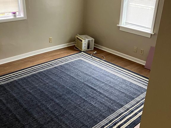 3rd image of 5411 1/2 So 21st St