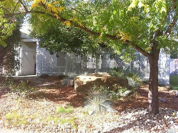 3rd image of 933 Buckingham Dr