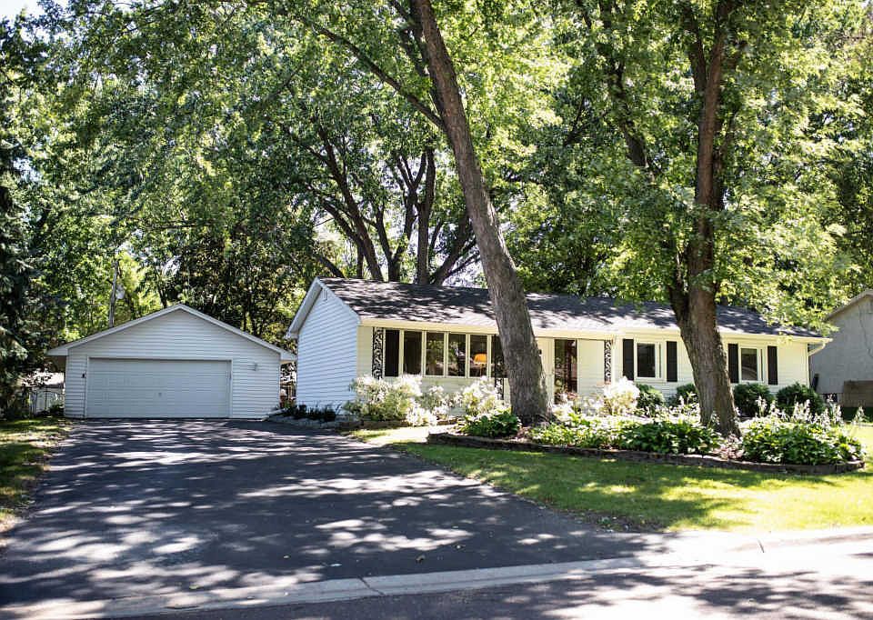 1st image of 3710 Glen Oaks Ave