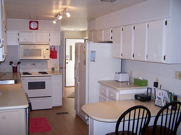 4th image of 37 Los Lagos Ln