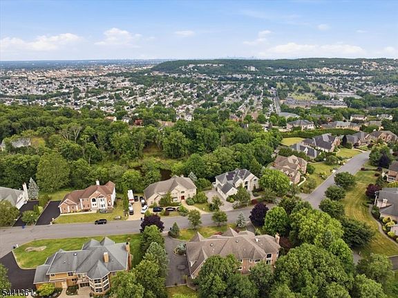 2nd image of 4 Centennial Ct