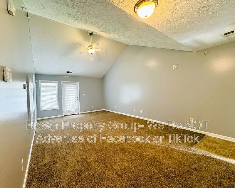 2 bed, 2.0 bath, 1100 sqft, $1,025 — Photo 3