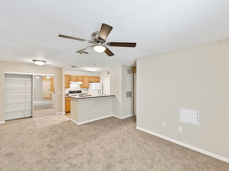 Cambridge Cove and Kathleen Pointe Apartment Homes — Photo 18