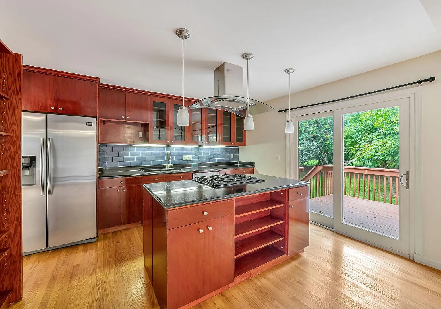 5 bed, 2492 sqft, $6,600 — Photo 4