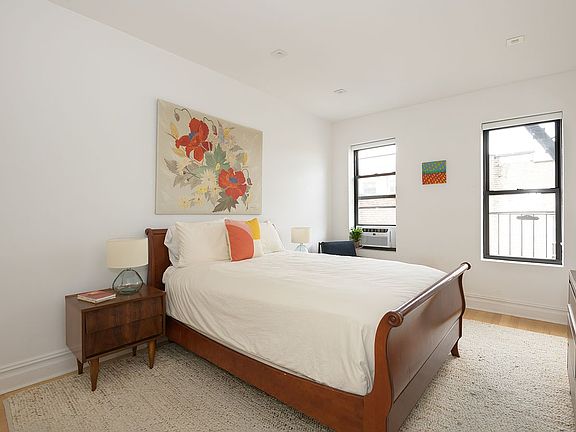 3rd image of 61 Eastern Pkwy APT 4D