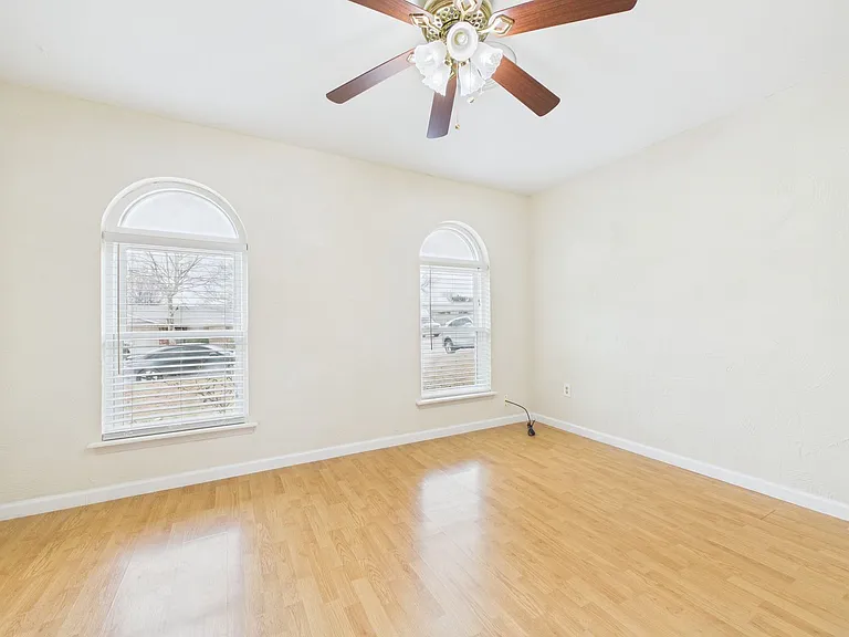 4663 SE Brighton Dr — Photo 4