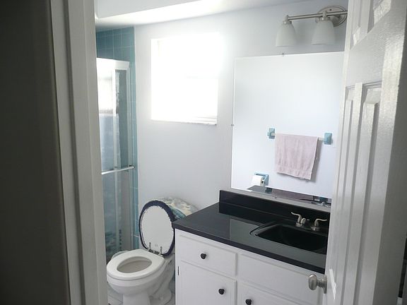5th image of 30 Fleetwood Dr