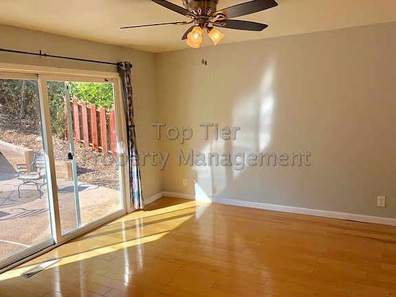 5th image of 44 Buckingham Dr