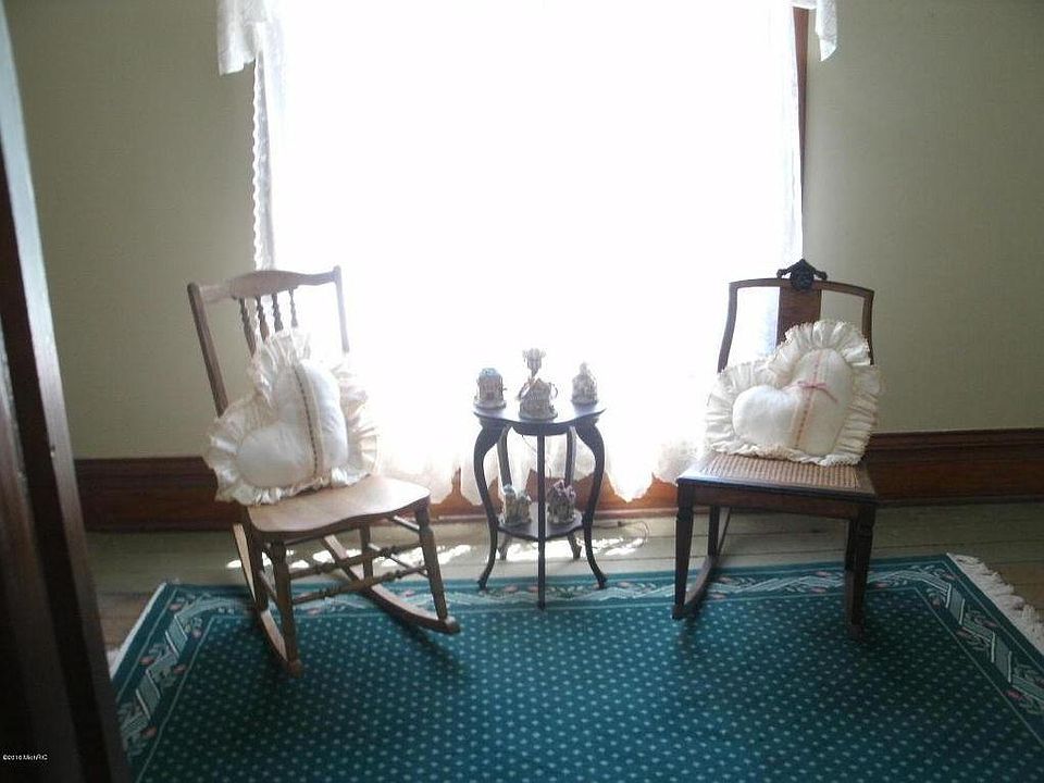 1st image of 62 Union St