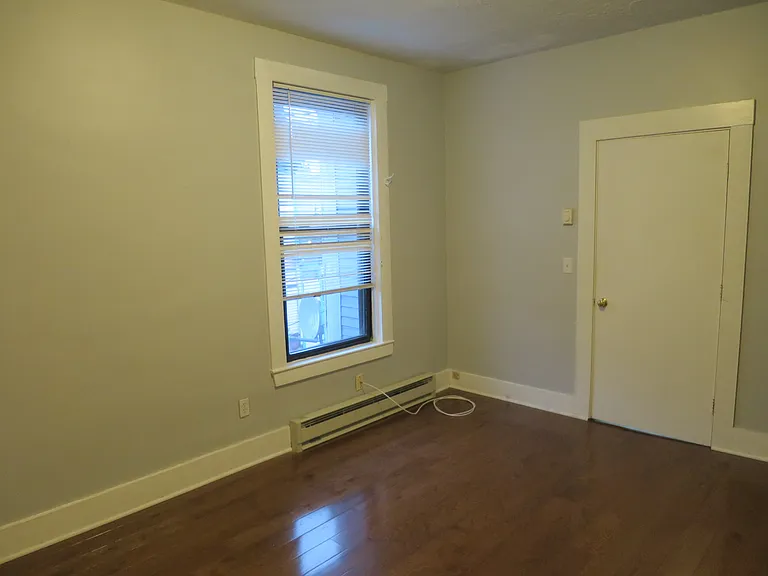 322 Somerville Ave #2R — Photo 8