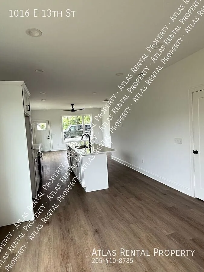 Move in Promo- $250 off First Month's Rent Modern Living in the Heart of Chattanooga - Lawn Care ... — Photo 4