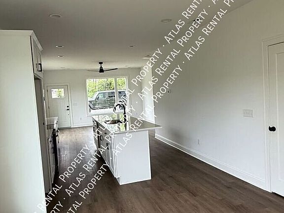 4th image of 1016 E 13th St