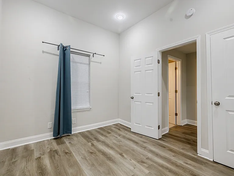 1048 Garibaldi St SW — Photo 5