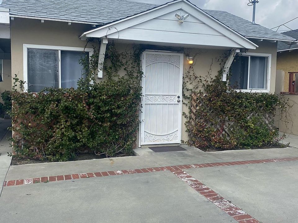 1st image of 7637 N Hollywood Way