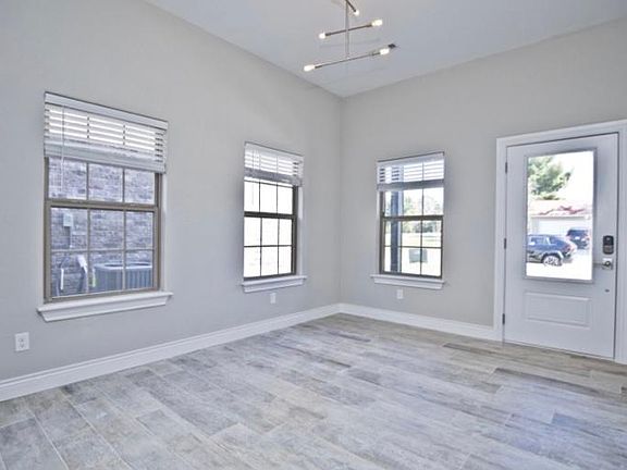 2nd image of 2737 SW Livingston Sq