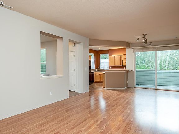 5th image of 1804 NE Ashberry Dr