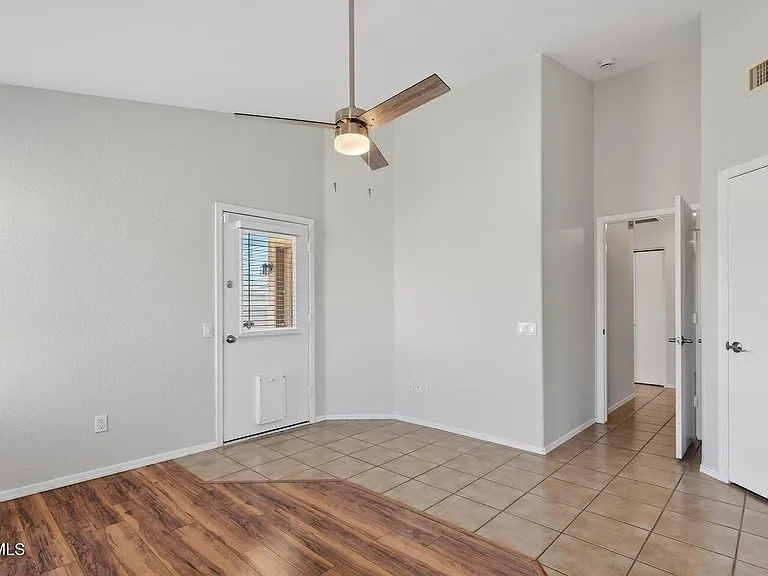 1948 E Carla Vista Dr — Photo 27