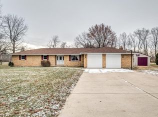 470 E Bon Air Dr, Tipp City, OH 45371