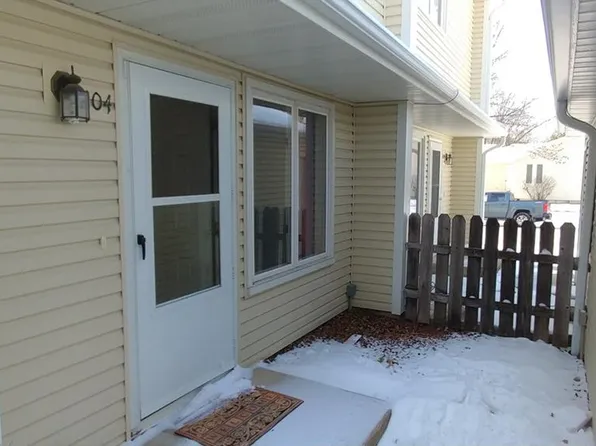 204 Cooper Ct, Ames, IA 50014