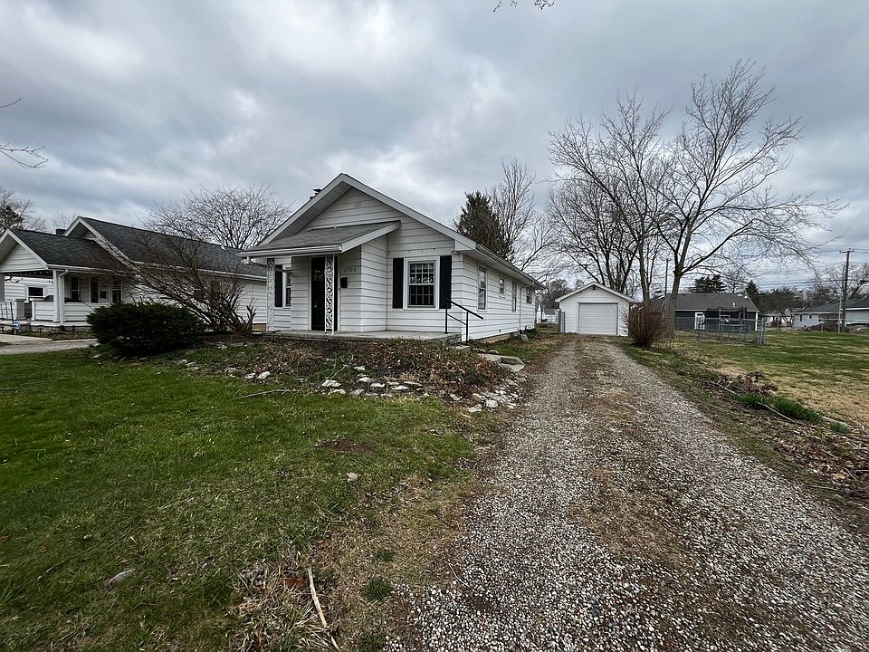 1st image of 2706 Waynewood Dr