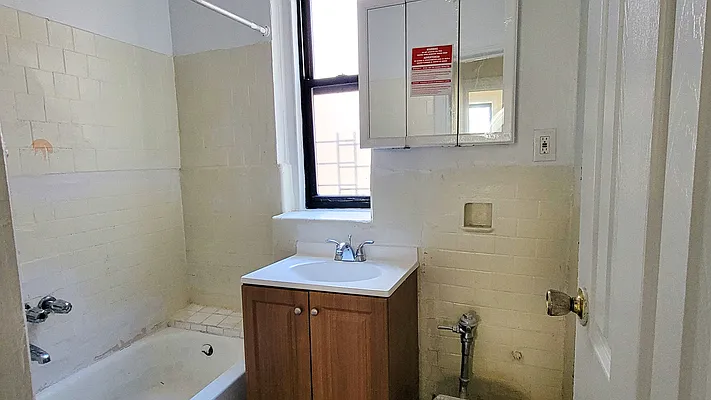 Rented by New York Residence | media 16