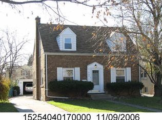 589 W Parkway Rd, Riverside, IL 60546