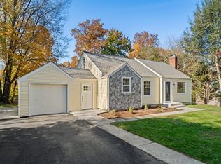 4 Brookdale Ln, Brookfield, CT 06804